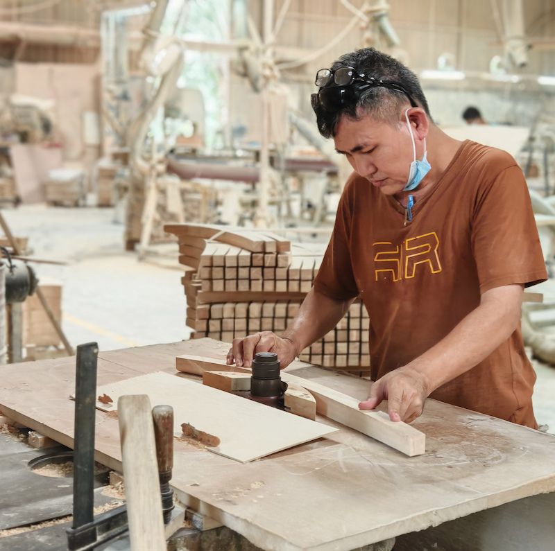 create prototype bending rubber wood shaping the supporting leg